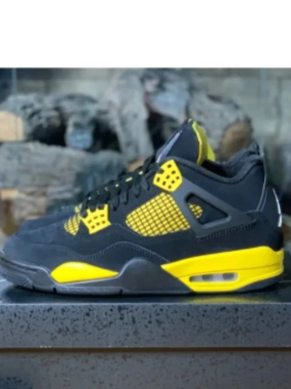 Air Jordan 4 Retro “Thunder” 2023 Athletic Basketball Sneakers